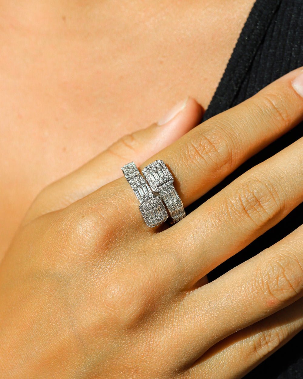 BAGUETTE RING. - WHITE GOLD - Drippy Amsterdam
