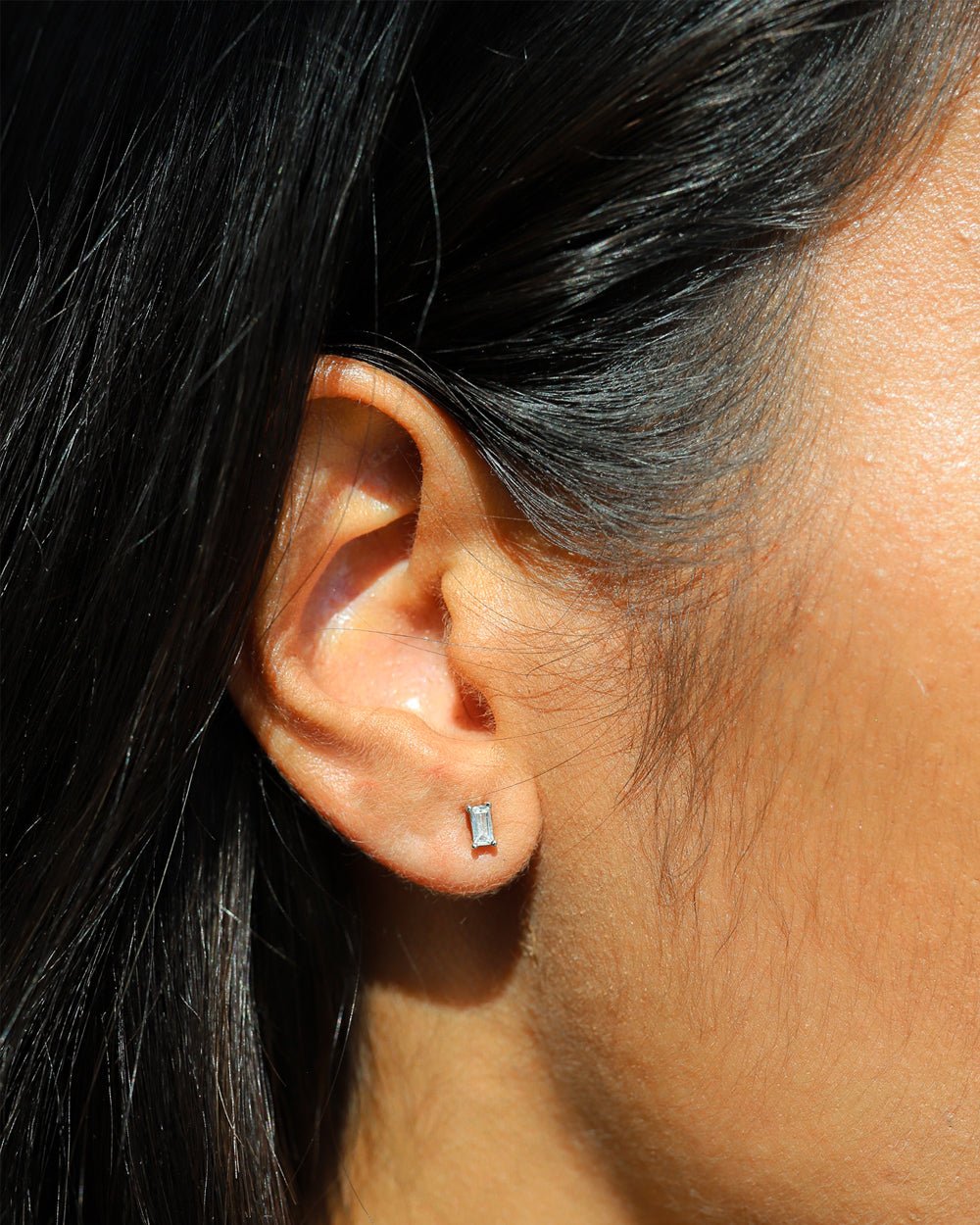 MOISSANITE BAGUETTE STUDS. 925. - WHITE GOLD - Drippy Amsterdam
