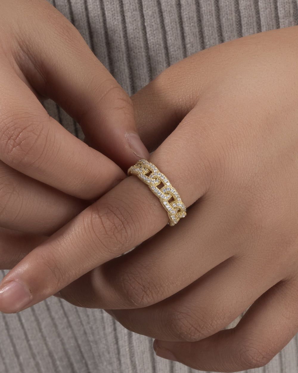 FROSTED CUBAN RING. - 18K GOLD